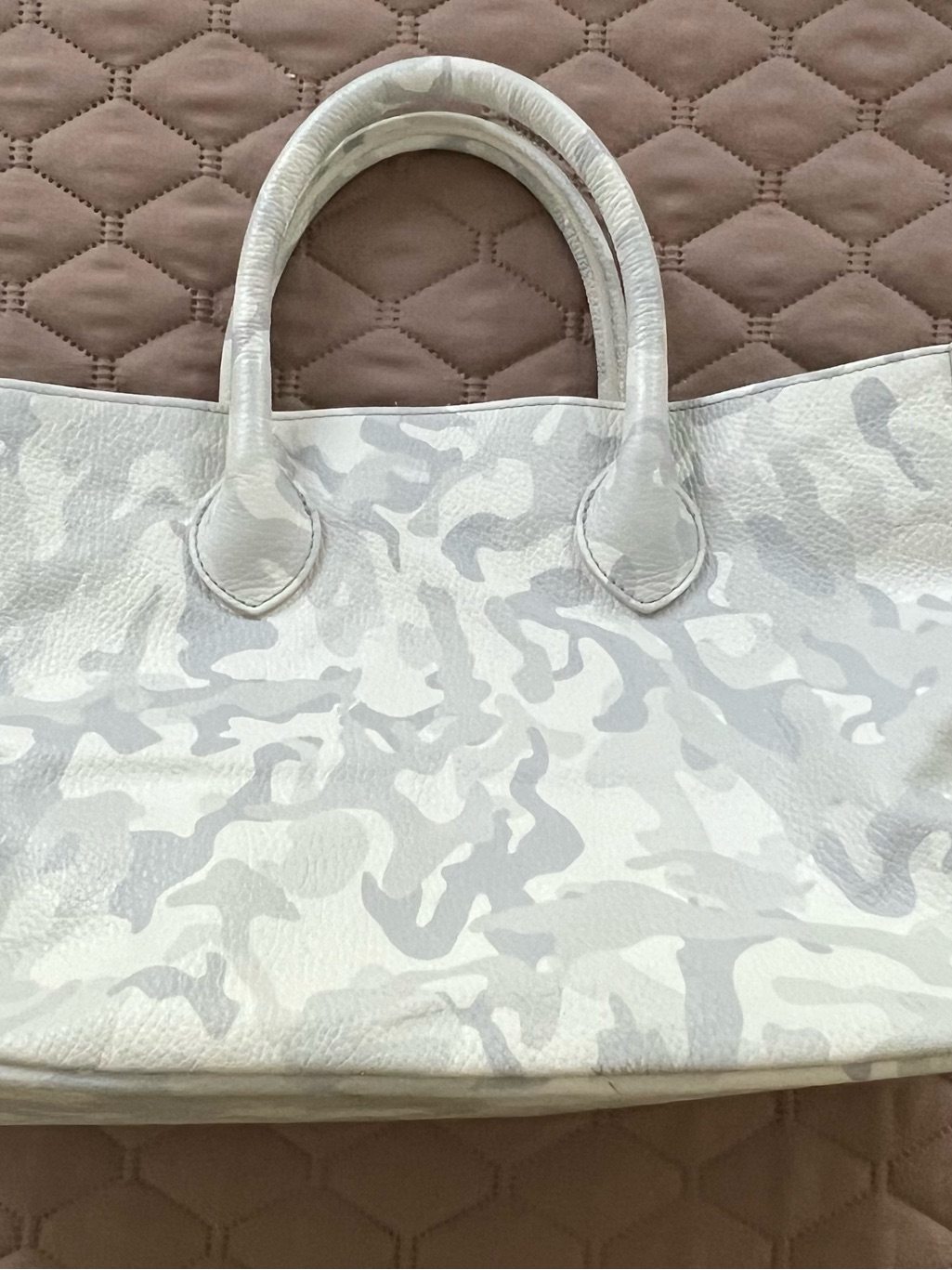 Mark& Graham Elisabetta Slouch Bag /Camo